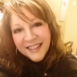 Meet your Posher, Carla